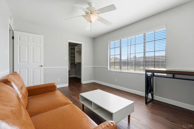 388 Timberline Court, Hanford, CA 93230