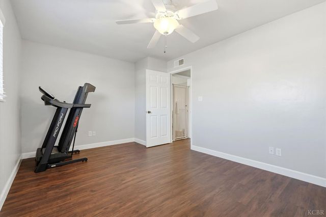 388 Timberline Court, Hanford, CA 93230