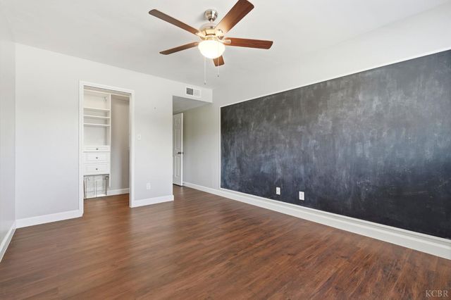 388 Timberline Court, Hanford, CA 93230