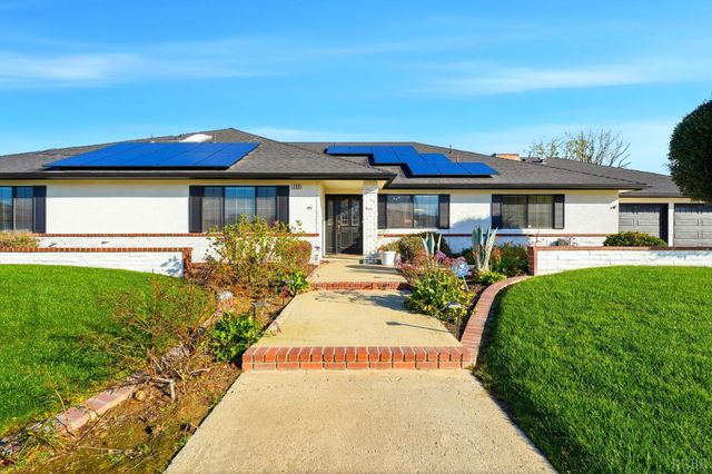 388 Timberline Court, Hanford, CA 93230