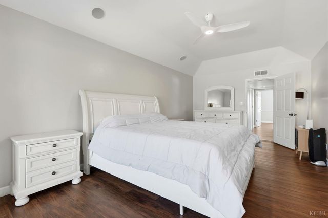 388 Timberline Court, Hanford, CA 93230