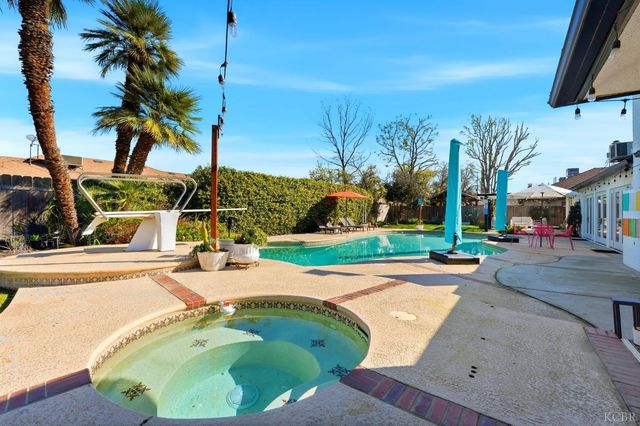 388 Timberline Court, Hanford, CA 93230