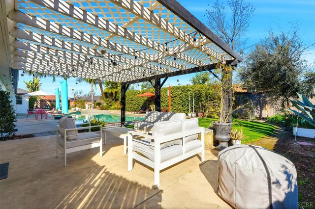 388 Timberline Court, Hanford, CA 93230