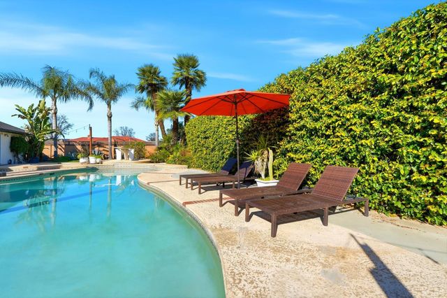 388 Timberline Court, Hanford, CA 93230