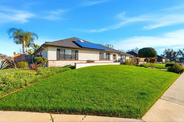 388 Timberline Court, Hanford, CA 93230