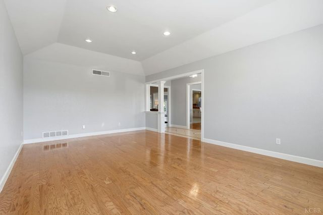 388 Timberline Court, Hanford, CA 93230