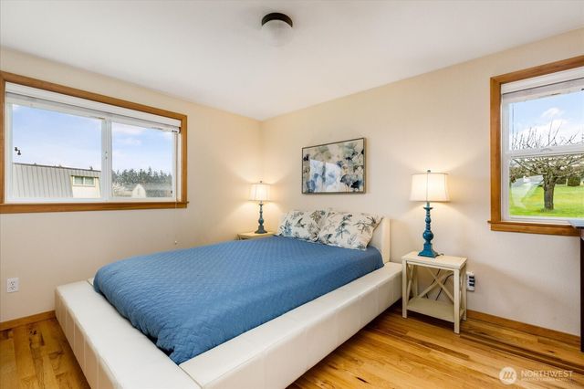 2745 Evening Glory Court, Clinton, WA 98236