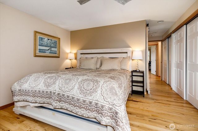 2745 Evening Glory Court, Clinton, WA 98236