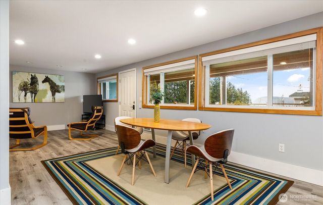 2745 Evening Glory Court, Clinton, WA 98236