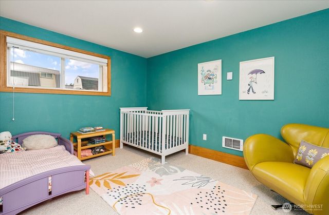 2745 Evening Glory Court, Clinton, WA 98236