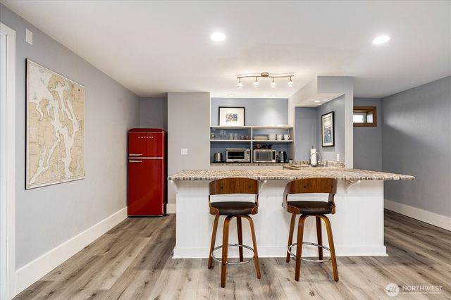 2745 Evening Glory Court, Clinton, WA 98236