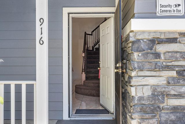 916 Fall River Dr, Modesto, CA 95351