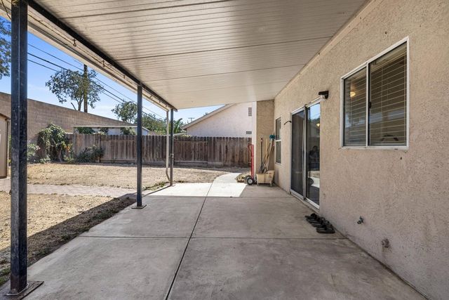 916 Fall River Dr, Modesto, CA 95351