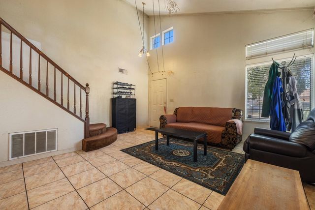 916 Fall River Dr, Modesto, CA 95351