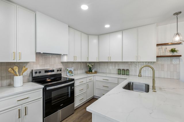 1914 Lawndale Drive, Carrollton, TX 75006