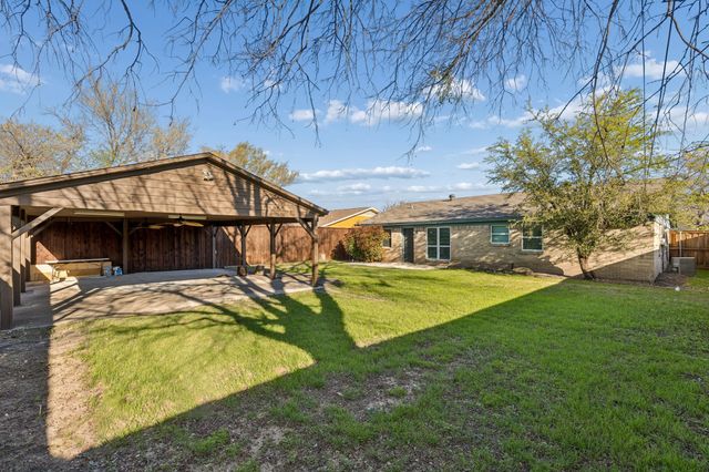 1914 Lawndale Drive, Carrollton, TX 75006