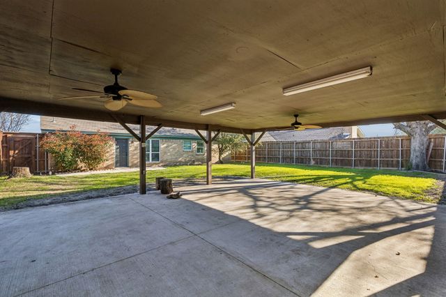 1914 Lawndale Drive, Carrollton, TX 75006