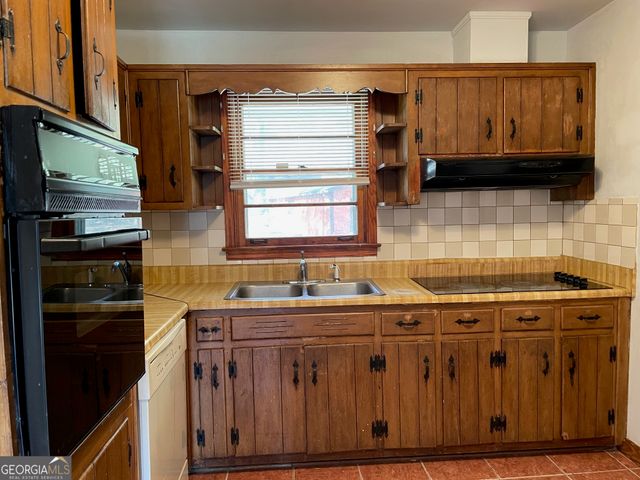 4243 Ervin Circle, Forest Park, GA 30297