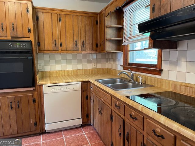 4243 Ervin Circle, Forest Park, GA 30297