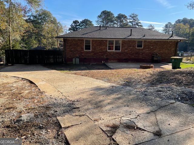 4243 Ervin Circle, Forest Park, GA 30297