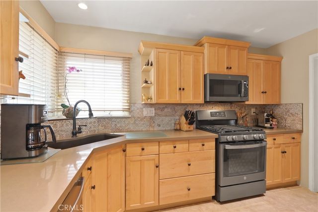 808 W 33rd, Long Beach, CA 90806