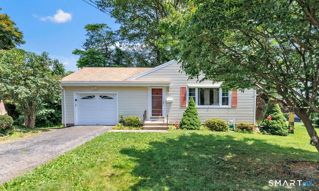 82 Crown Street, Trumbull, CT 06611