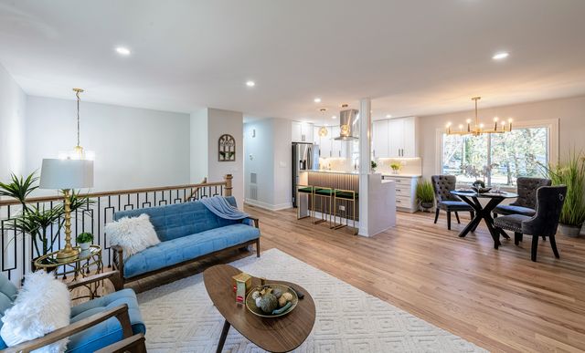 719 Webster Street, Algonquin, IL 60102