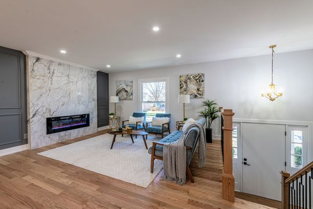 719 Webster Street, Algonquin, IL 60102