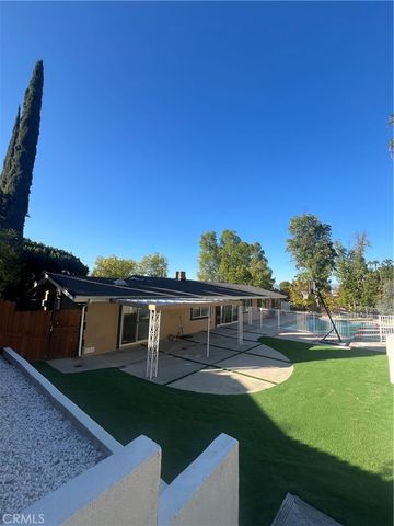 20881 Kelvin Place, Woodland Hills, CA 91367