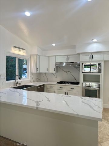 20881 Kelvin Place, Woodland Hills, CA 91367