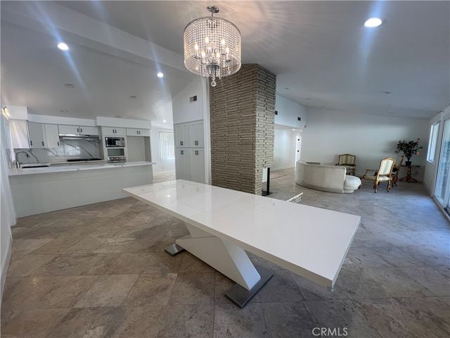 20881 Kelvin Place, Woodland Hills, CA 91367