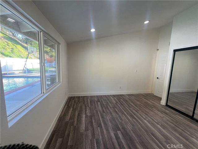 20881 Kelvin Place, Woodland Hills, CA 91367