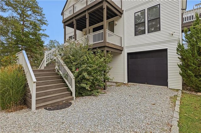 100 N Lawson RD, Poquoson, VA 23662