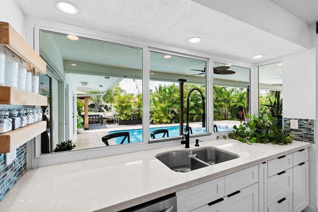 6040 SW 14th Street, Plantation, FL 33317