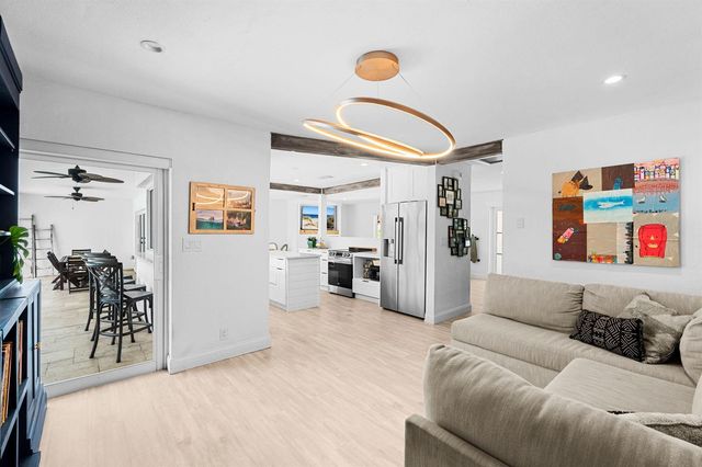 6040 SW 14th Street, Plantation, FL 33317