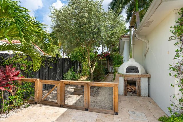 6040 SW 14th Street, Plantation, FL 33317