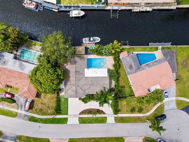 6040 SW 14th Street, Plantation, FL 33317