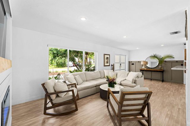 6040 SW 14th Street, Plantation, FL 33317
