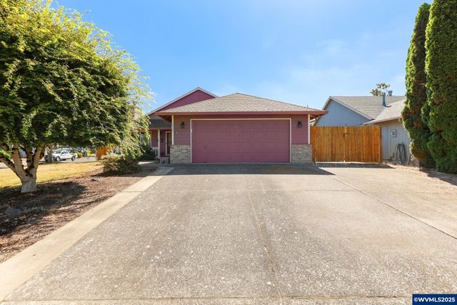 2596 Jamestown St St, Woodburn, OR 97071