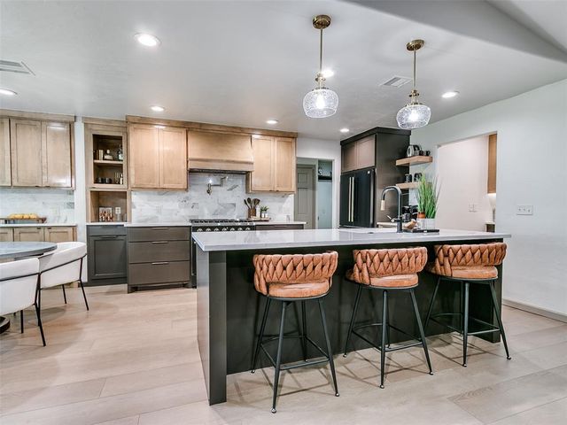 1301 Mary Lee Lane, Edmond, OK 73034