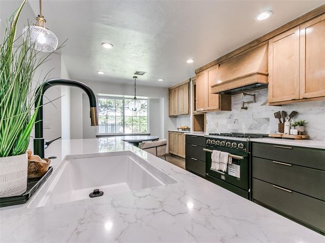 1301 Mary Lee Lane, Edmond, OK 73034