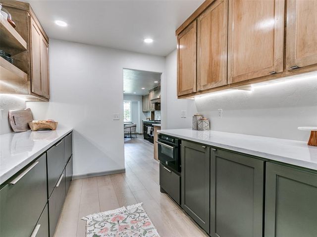 1301 Mary Lee Lane, Edmond, OK 73034