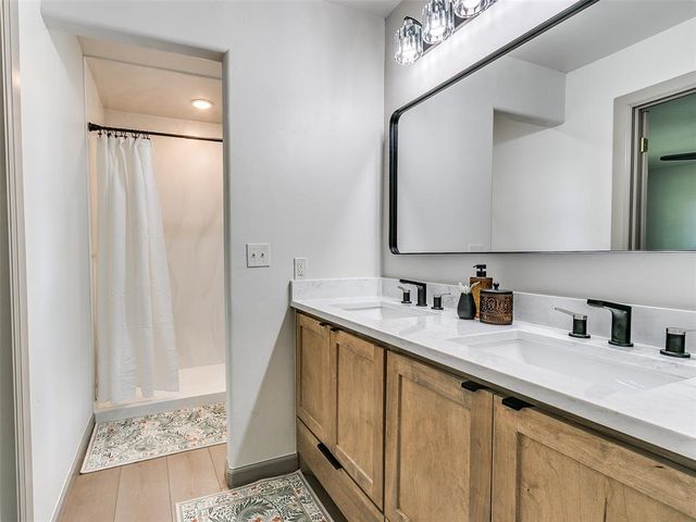 1301 Mary Lee Lane, Edmond, OK 73034