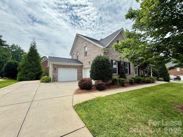 1009 Providence Forest Drive, Matthews, NC 28104