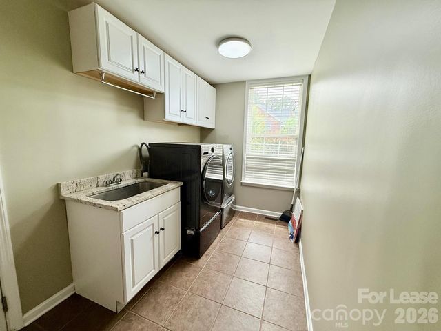 1009 Providence Forest Drive, Matthews, NC 28104