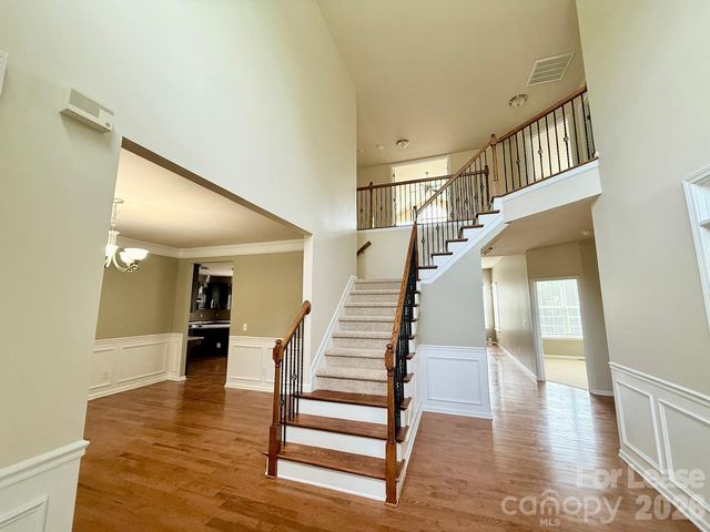 1009 Providence Forest Drive, Matthews, NC 28104