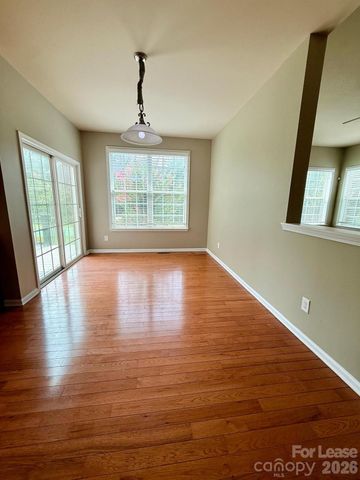 1009 Providence Forest Drive, Matthews, NC 28104