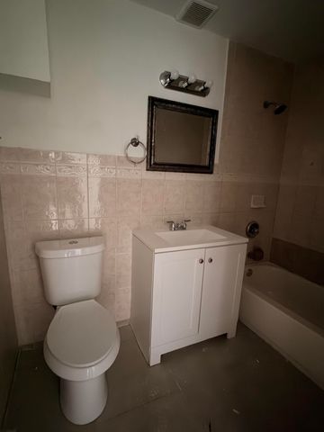 711 Fernwood Drive, West Palm Beach, FL 33405