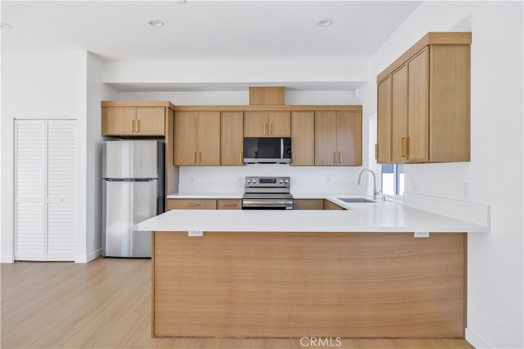 Image 41 of property listing at 10905 Dalerose Avenue, Inglewood, CA 90304