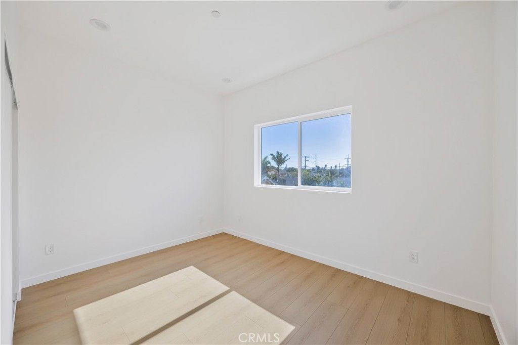 Image 44 of property listing at 10905 Dalerose Avenue, Inglewood, CA 90304